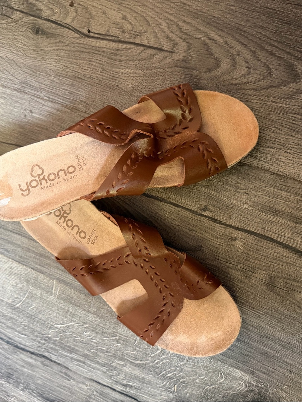 Yokono  Slip on Brown Leather Sandals Open Toe size 9 Preowned Made in Spain